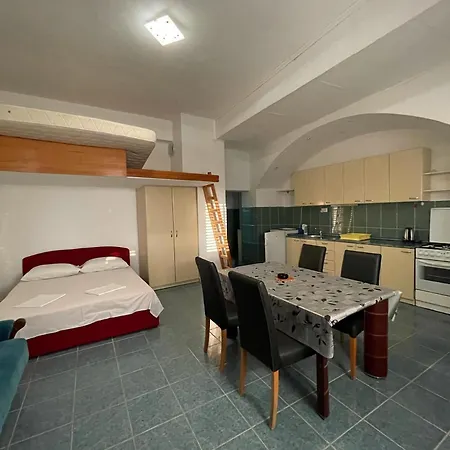 Arma Apartment *